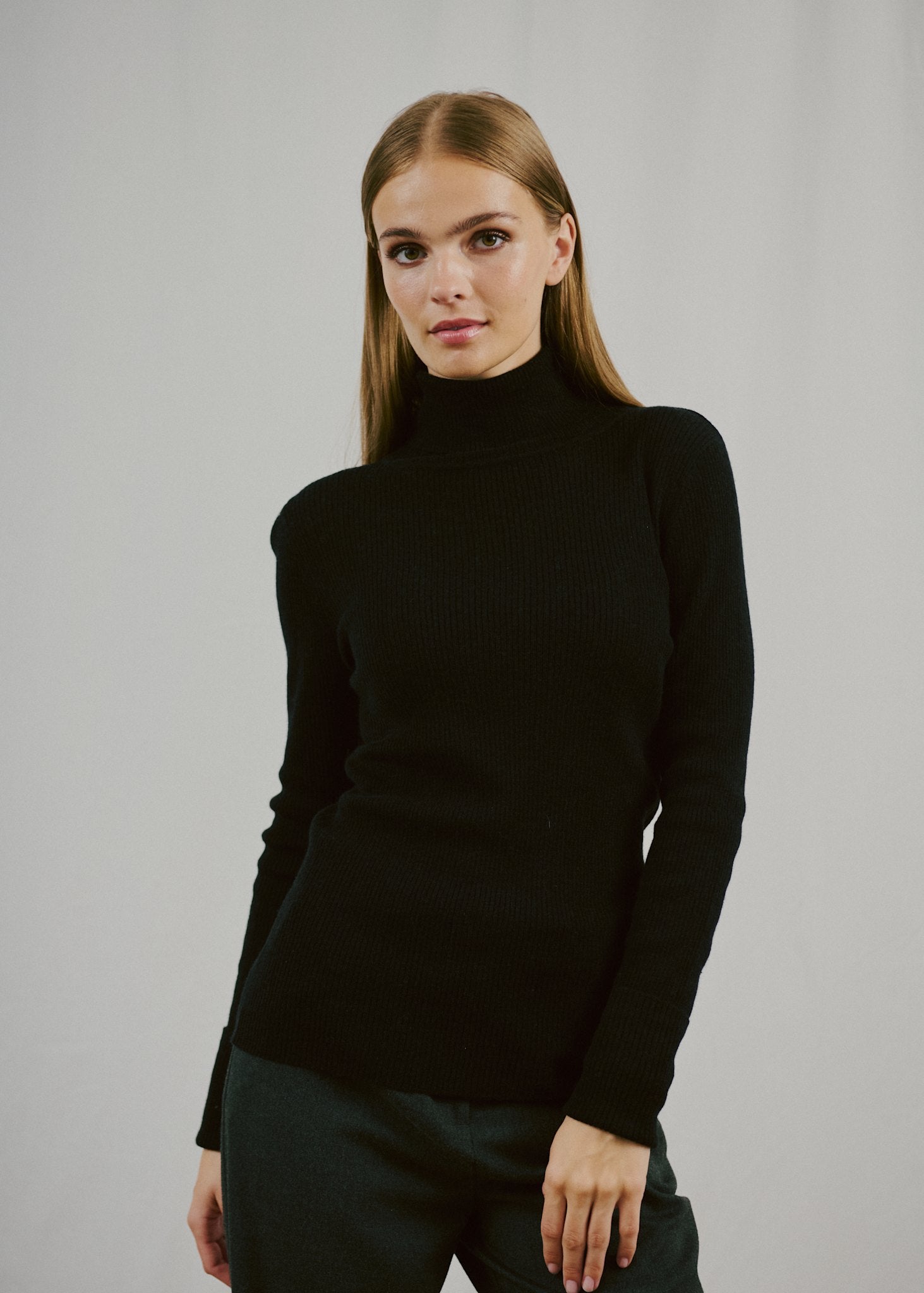 BS Hege Regular Fit Stickat - Black