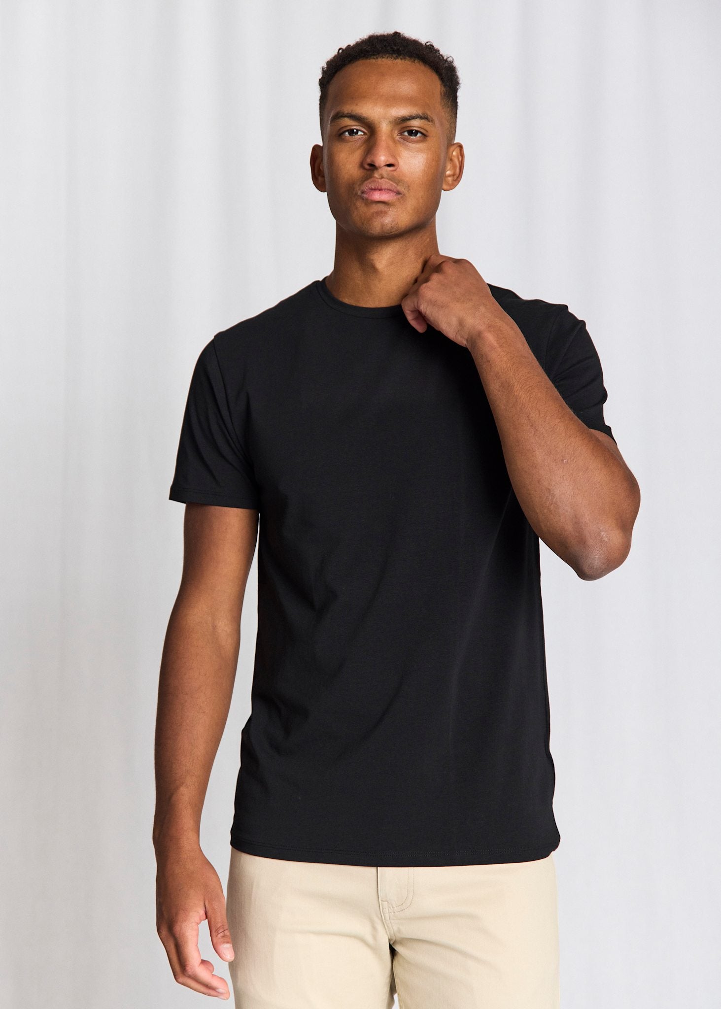 BS Antiqua Regular Fit T-shirt – Vit. Vit. Vit. Svart & Svart