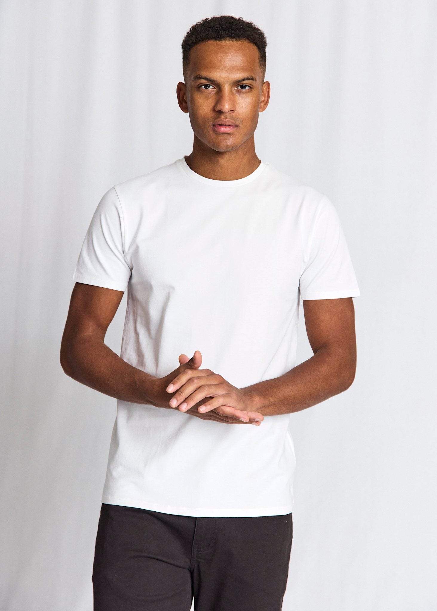 BS Antiqua Regular Fit T-shirt – Vit. Vit. Vit. Svart & Svart